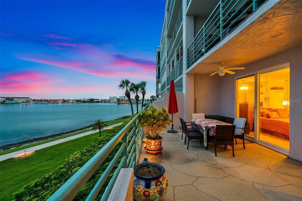 8000 SAILBOAT KEY BOULEVARD S UNIT 103 ST PETE BEACH, FL 33707