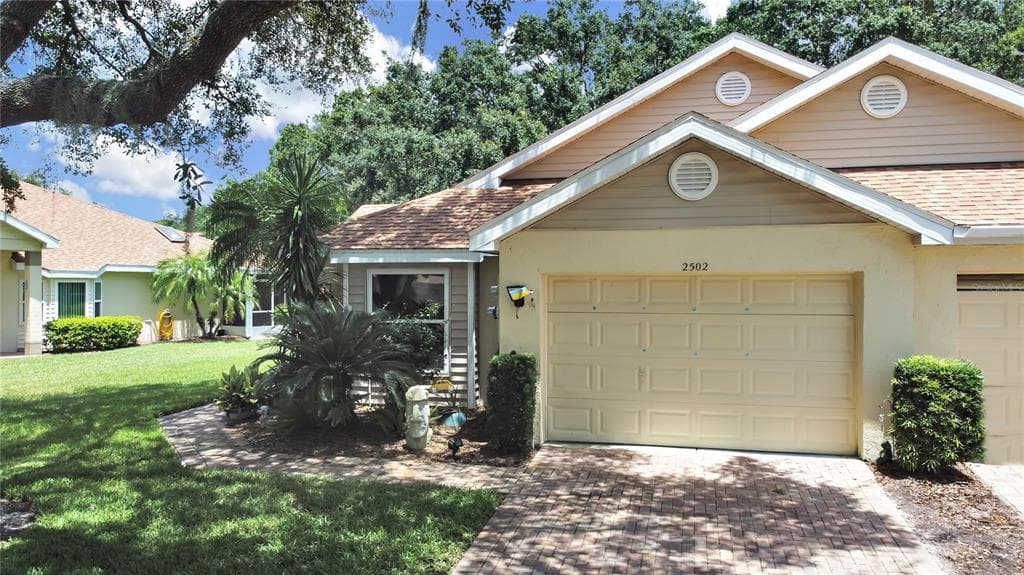 2502 NEW HAVEN CIRCLE UNIT 129 SUN CITY CENTER, FL 33573