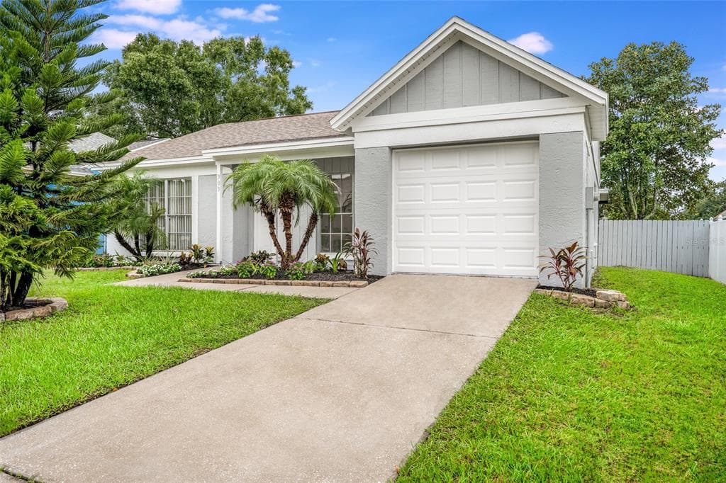 303 LAXTON LANE VALRICO, FL 33594