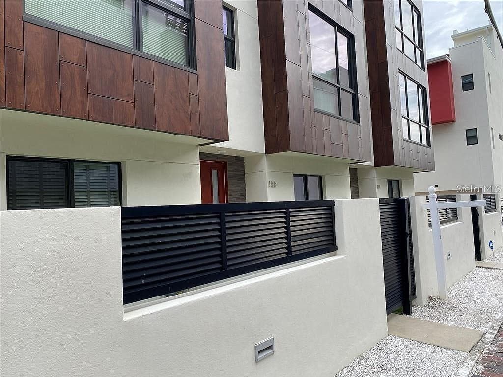 156 8TH STREET N ST PETERSBURG, FL 33701