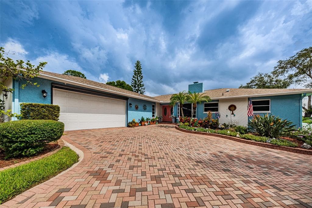 715 ROLLING HILLS DRIVE PALM HARBOR, FL 34683