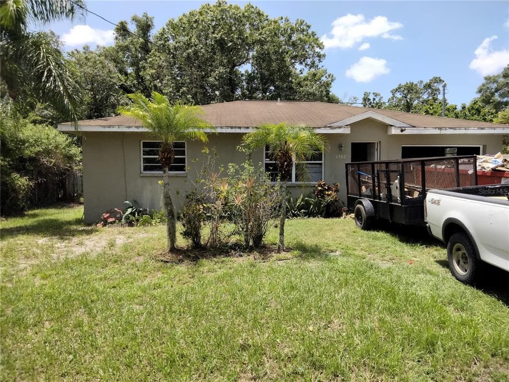 1902 36TH AVENUE E BRADENTON, FL 34208
