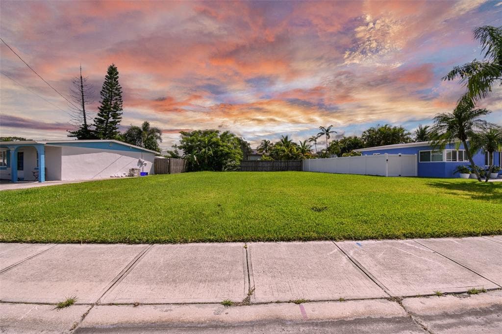 743 PRUITT DRIVE MADEIRA BEACH, FL 33708