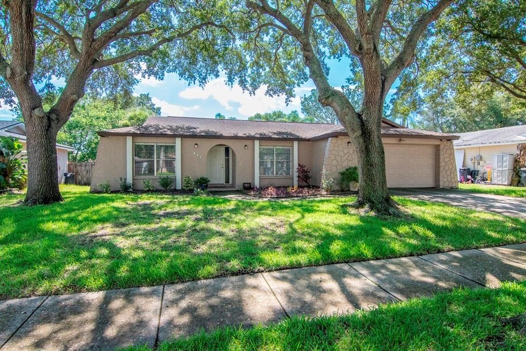 413 TANGERINE DRIVE OLDSMAR, FL 34677