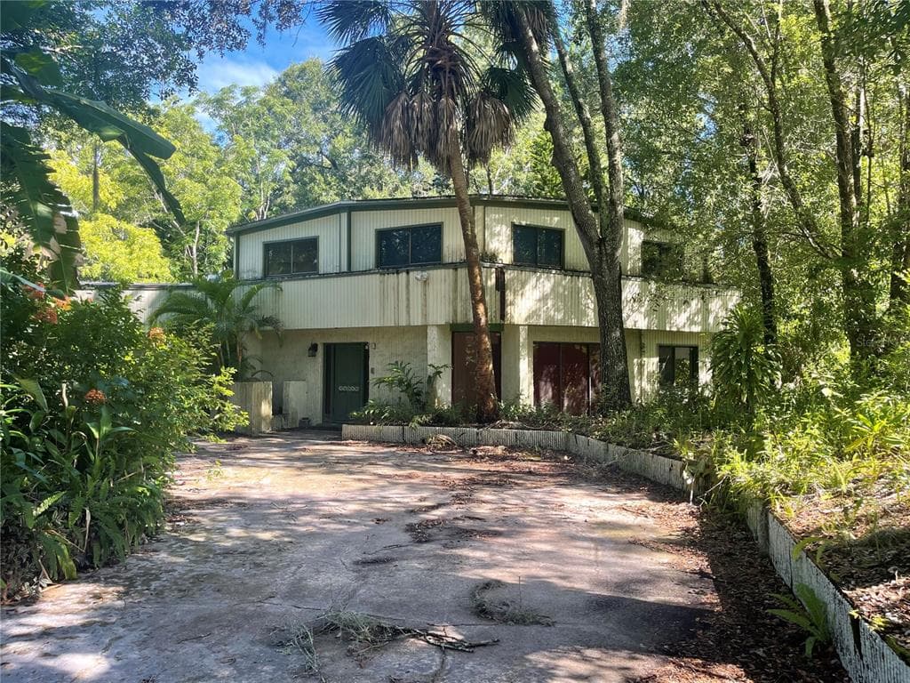 1418 JULIE LAGOON LUTZ, FL 33549