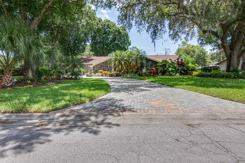 5224 SADDLEBROOK WAY WESLEY CHAPEL, FL 33543