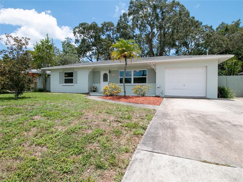 11372 59TH TERRACE SEMINOLE, FL 33772
