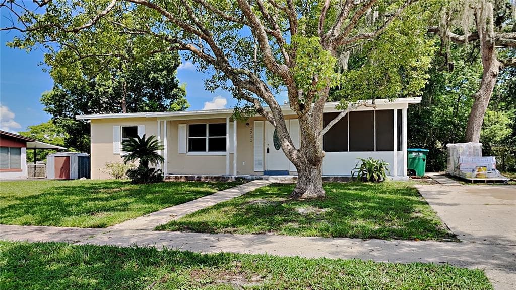 1711 NESBITT STREET DELTONA, FL 32725