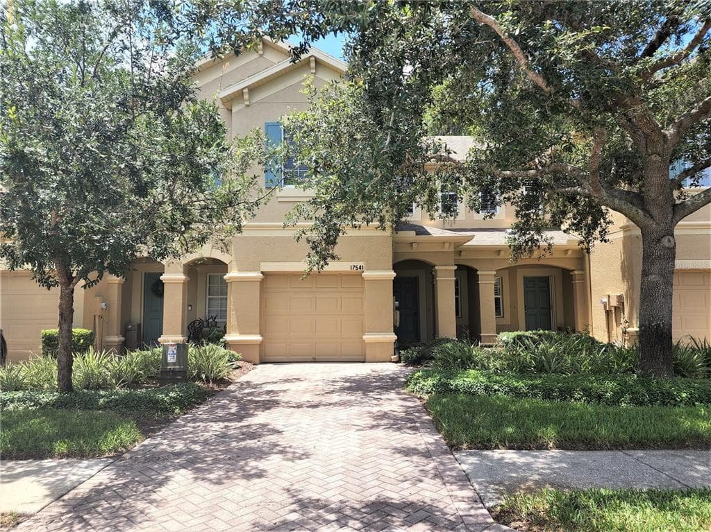 17541 HUGH LANE LAND O LAKES, FL 34638