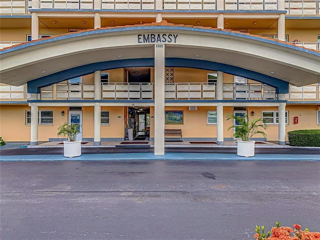 5900 SHORE BOULEVARD S UNIT 303 GULFPORT, FL 33707