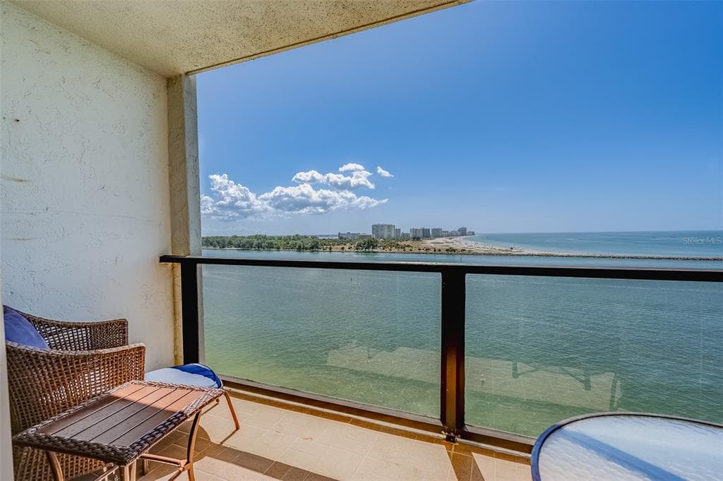 450 S GULFVIEW BOULEVARD UNIT 1107 CLEARWATER, FL 33767