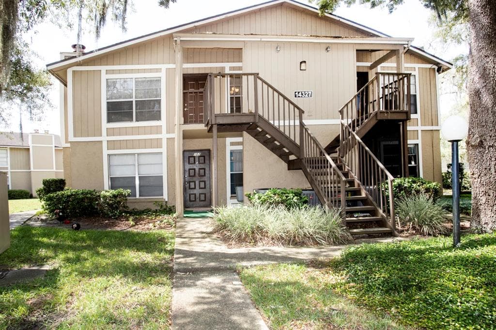 14327 HANGING MOSS CIRCLE UNIT 202 TAMPA, FL 33613