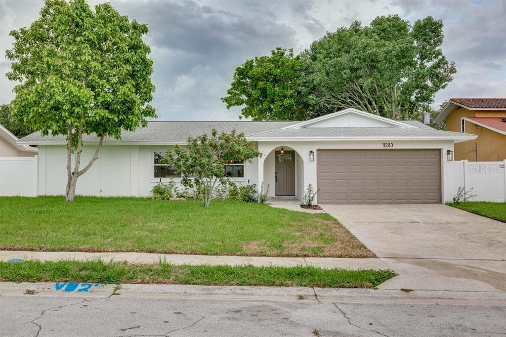 11203 142ND WAY LARGO, FL 33774