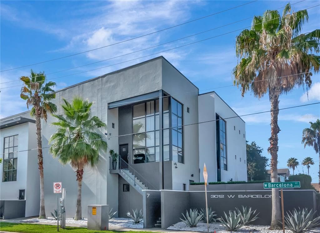 3012 W BARCELONA STREET UNIT 3 TAMPA, FL 33629