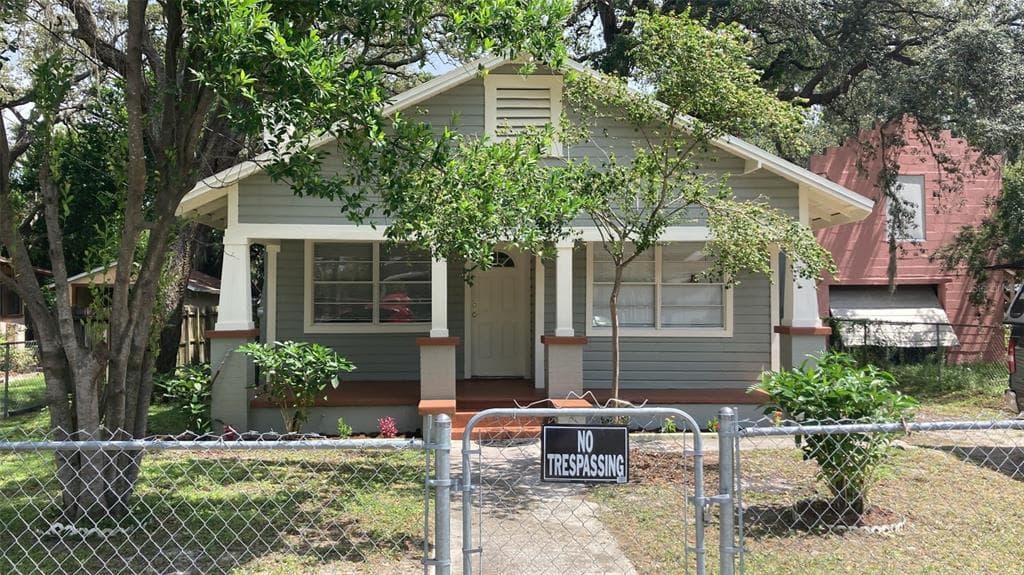 2010 E IDA STREET TAMPA, FL 33610