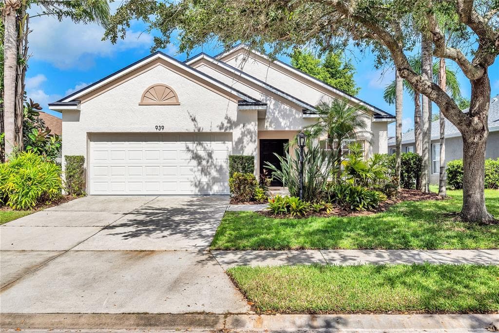 939 SPRINGWOOD CIRCLE BRADENTON, FL 34212