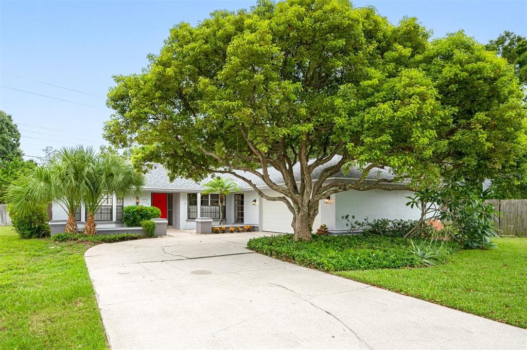 1180 RIDGE DRIVE