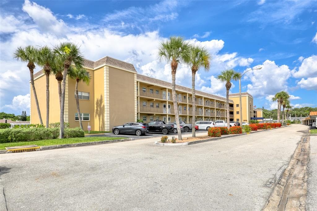 1 BOCA CIEGA POINT BOULEVARD N UNIT 101