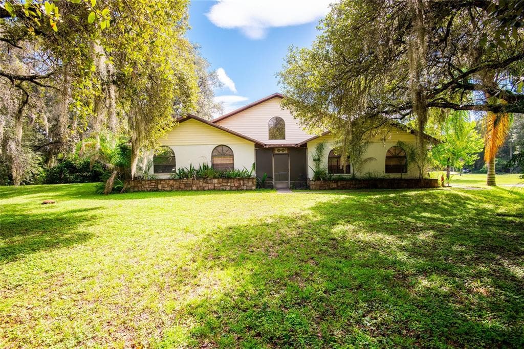 8320 SANDEN DRIVE WESLEY CHAPEL, FL 33545