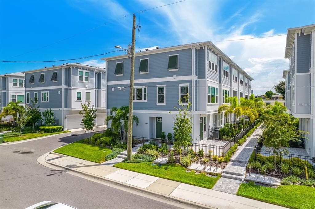 206 S TAMPANIA AVENUE UNIT 6 TAMPA, FL 33609
