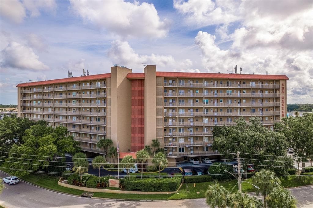 4939 FLORAMAR TERRACE UNIT 301 NEW PORT RICHEY, FL 34652