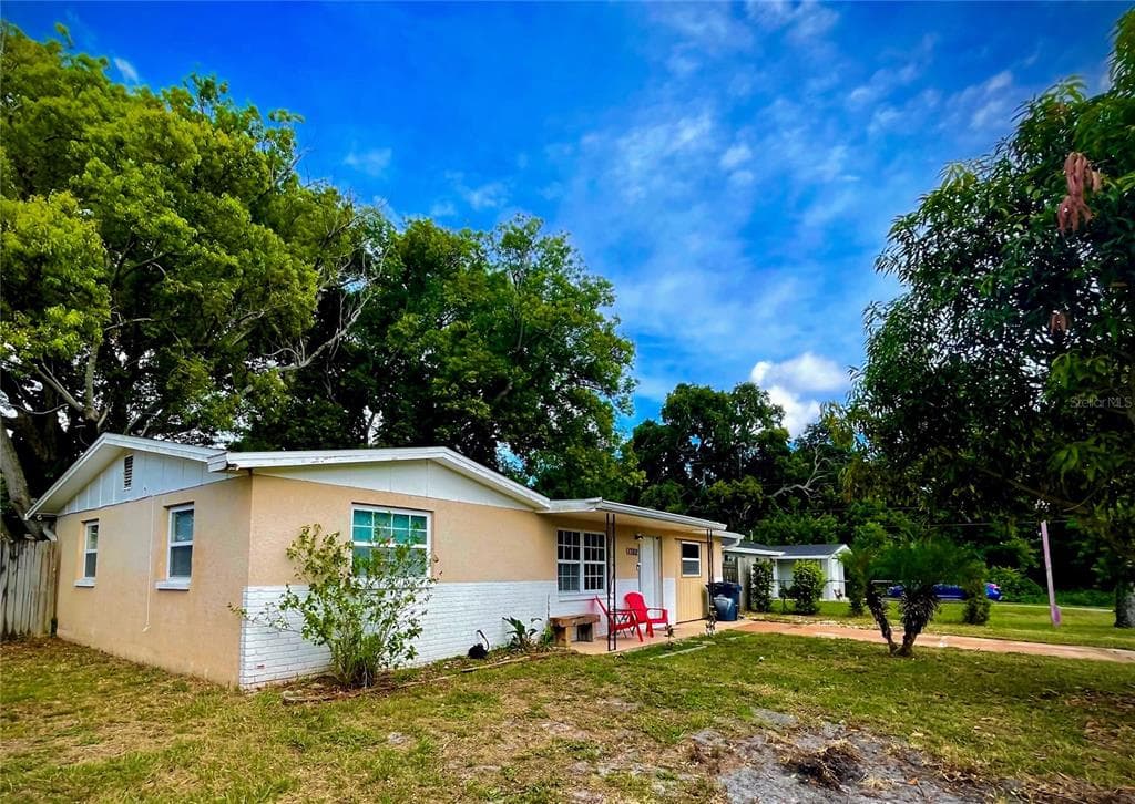 1702 ALTUS LANE