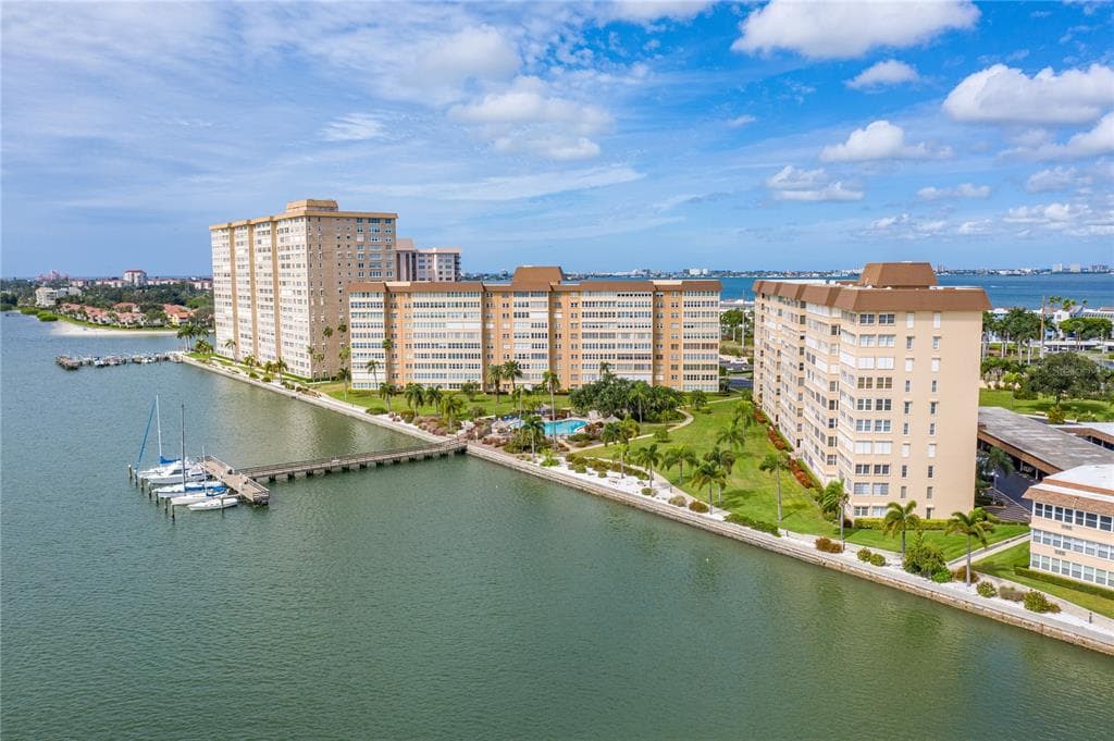 5130 BRITTANY DRIVE S UNIT 507 ST PETERSBURG, FL 33715