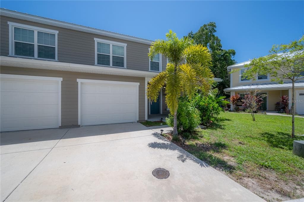 595 SHADY GROVE DRIVE DUNEDIN, FL 34698