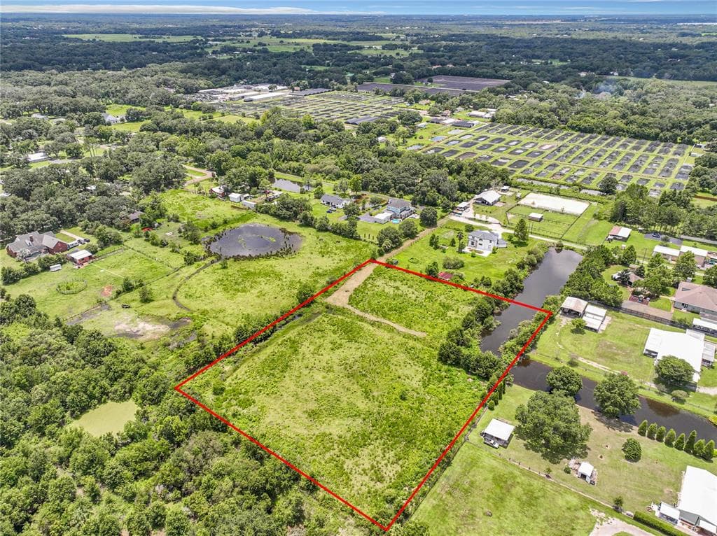 3804 BARTON COUNTRY TRAIL TRAIL PLANT CITY, FL 33565