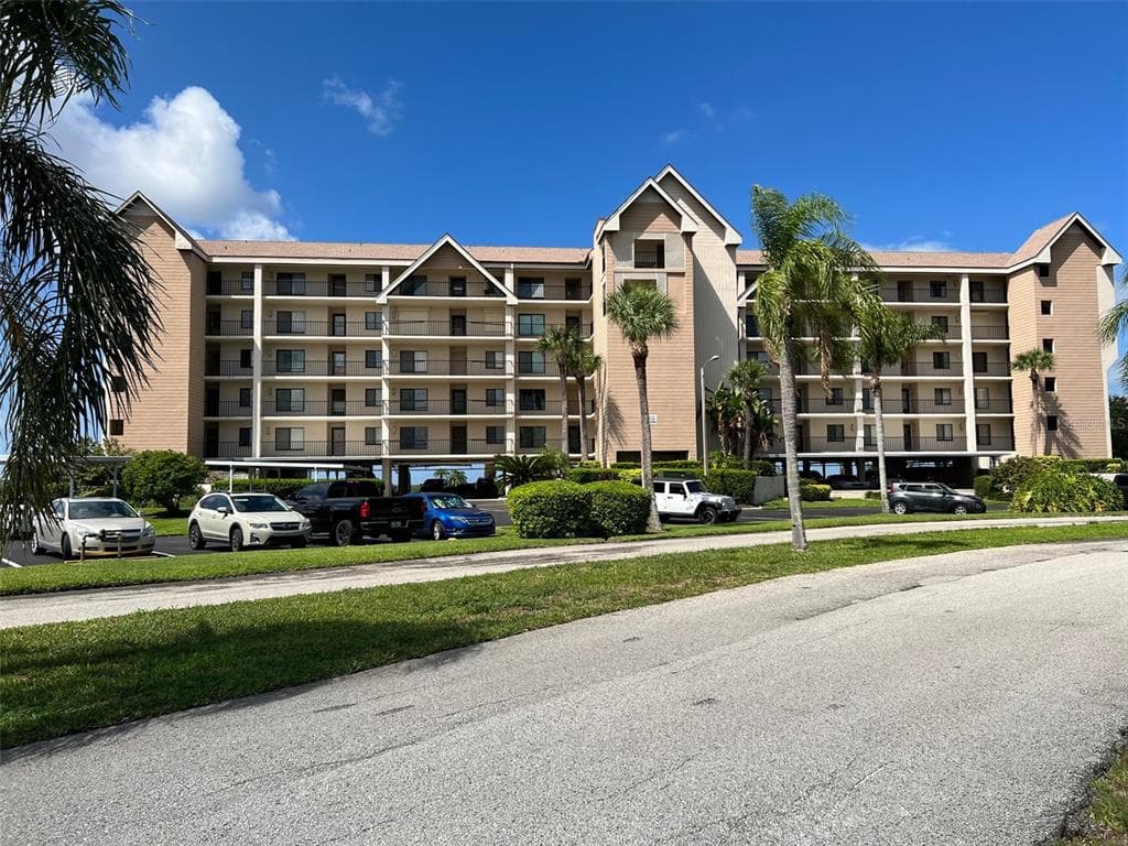 4550 BAY BOULEVARD UNIT 1225 PORT RICHEY, FL 34668