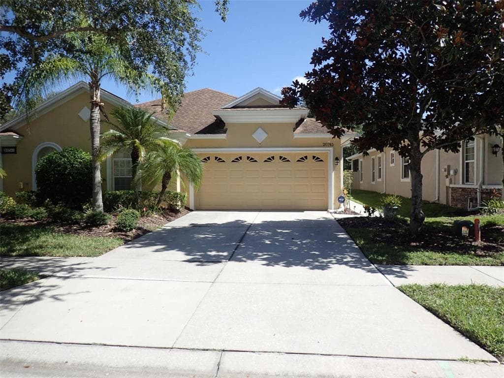 20745 AMANDA OAK COURT LAND O LAKES, FL 34638