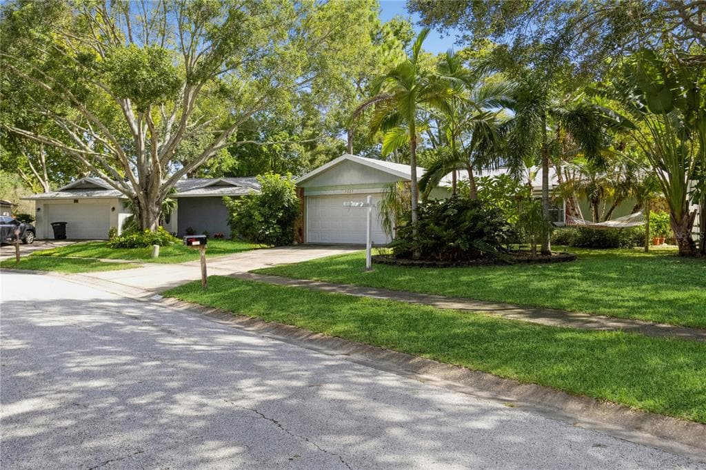 7227 118TH CIRCLE LARGO, FL 33773