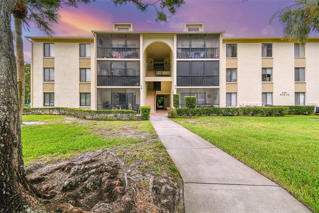 3188 LAKE PINE WAY S UNIT B1 TARPON SPRINGS, FL 34688