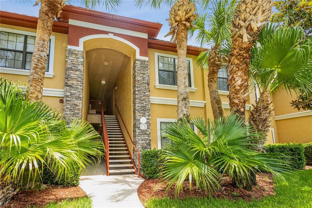 2265 PORTOFINO PLACE UNIT 21-2123 PALM HARBOR, FL 34683