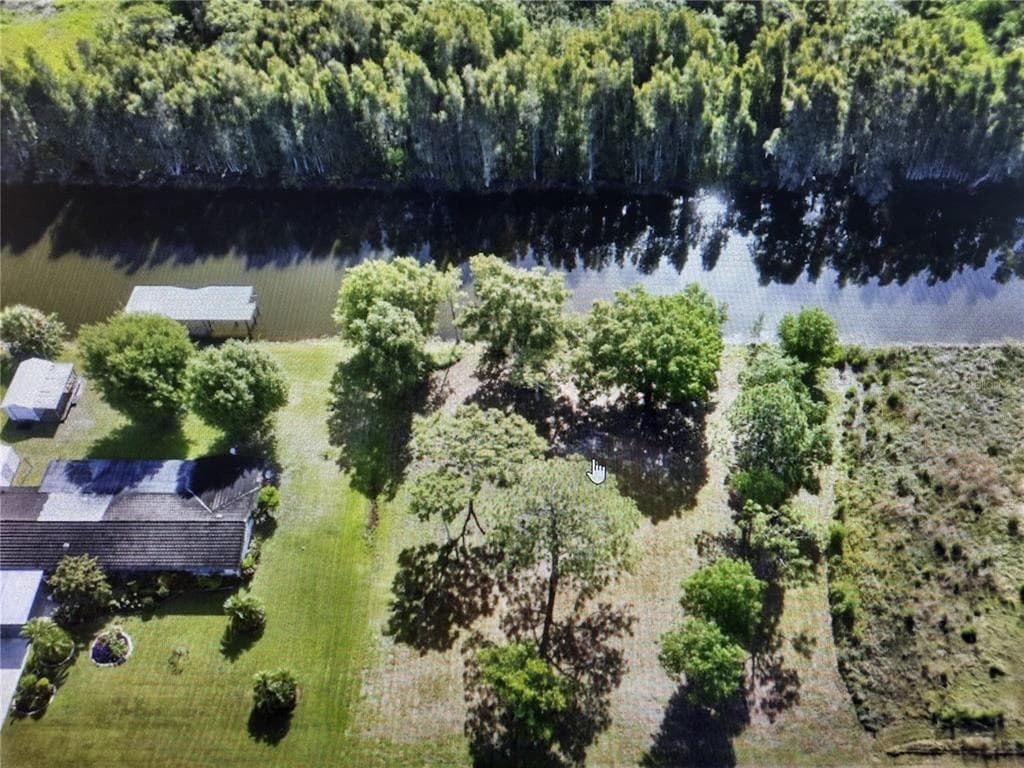 26 AMARYLLIS DRIVE N INDIAN LAKE ESTATES, FL 33855