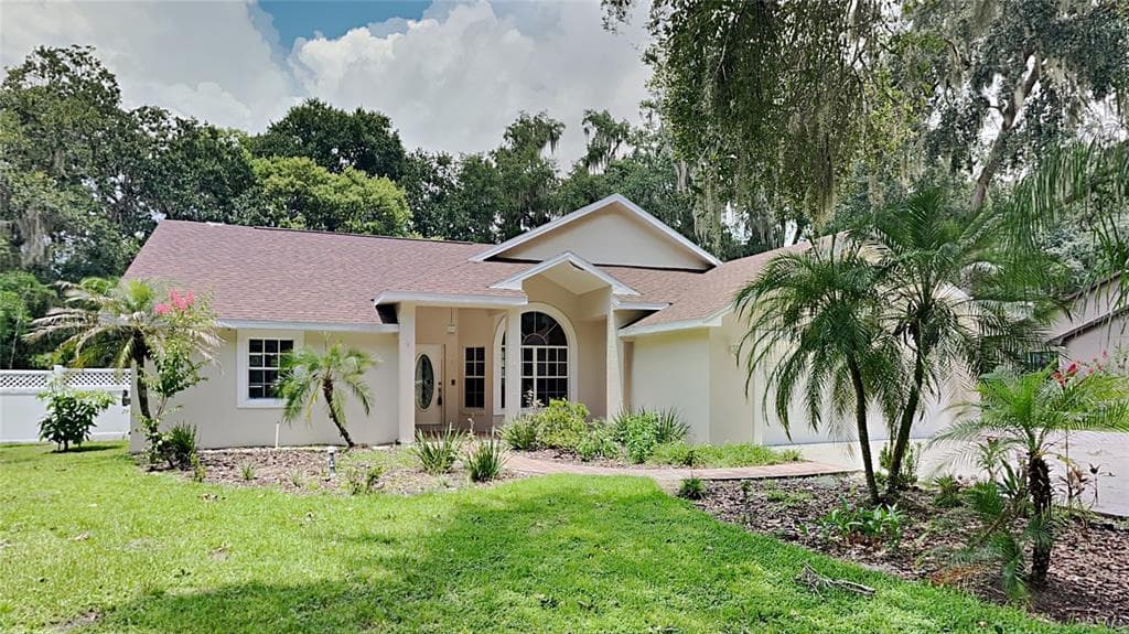 6725 FORESTWOOD DRIVE W LAKELAND, FL 33811