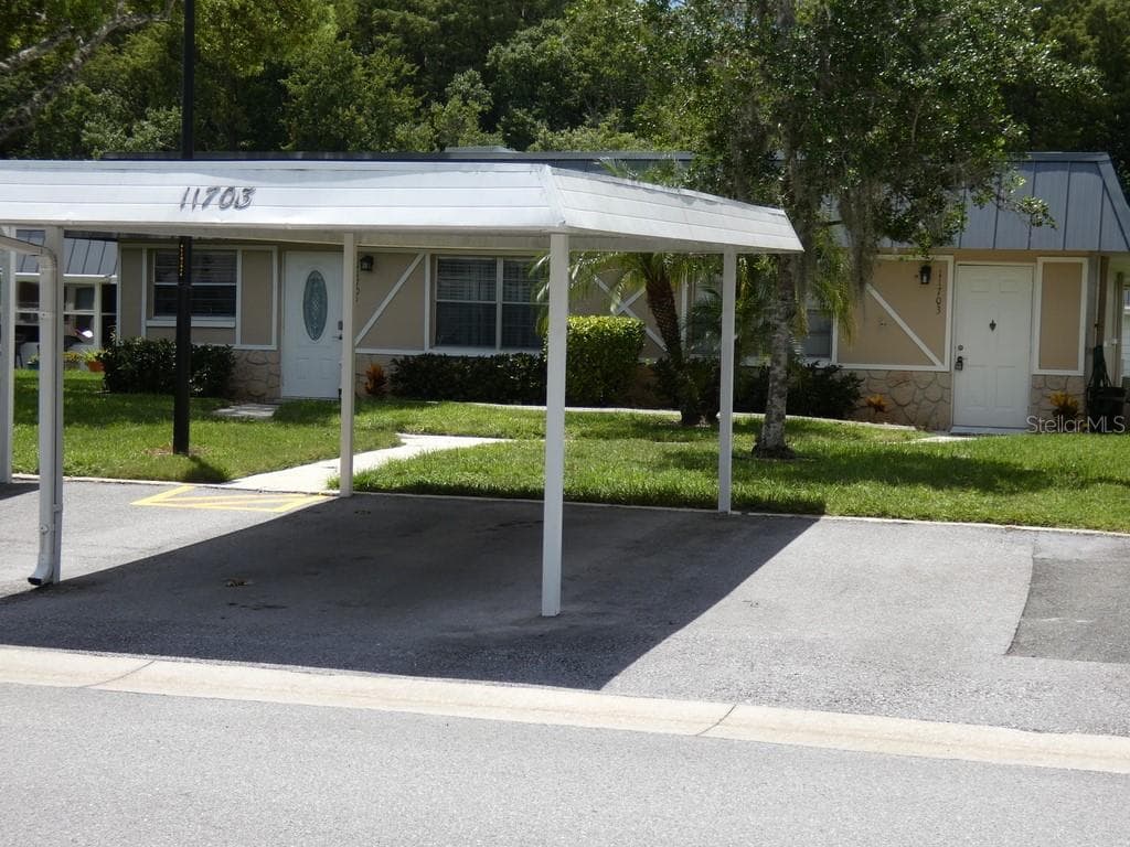 11703 BOYNTON LANE UNIT 11703 NEW PORT RICHEY, FL 34654