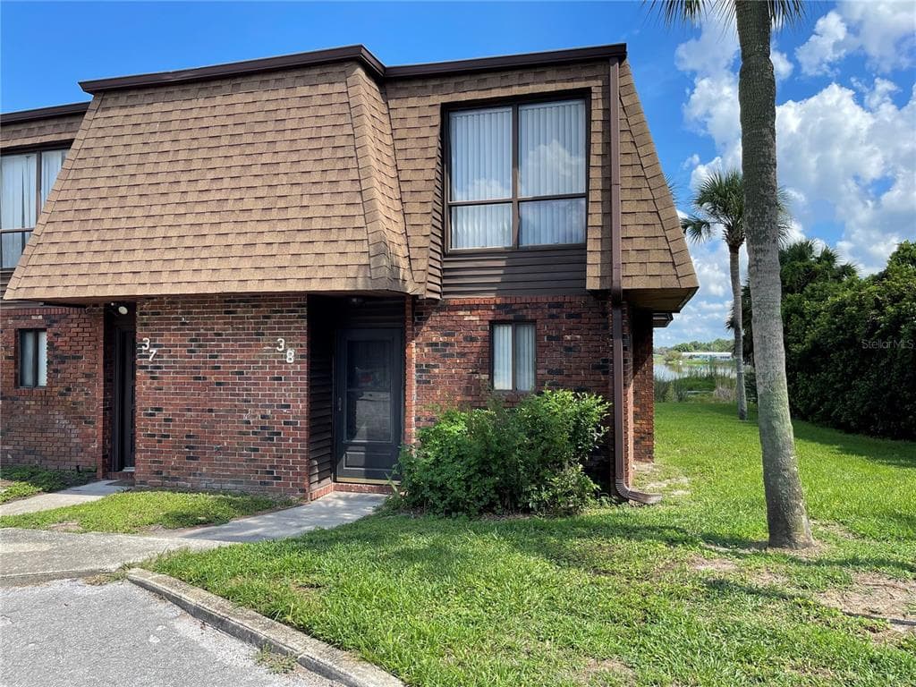 1836 N CRYSTAL LAKE DRIVE UNIT 38 LAKELAND, FL 33801