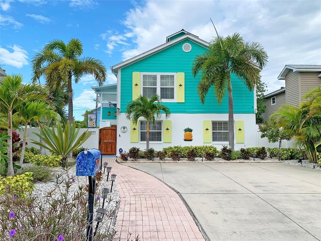 2921 DUPONT STREET S GULFPORT, FL 33707