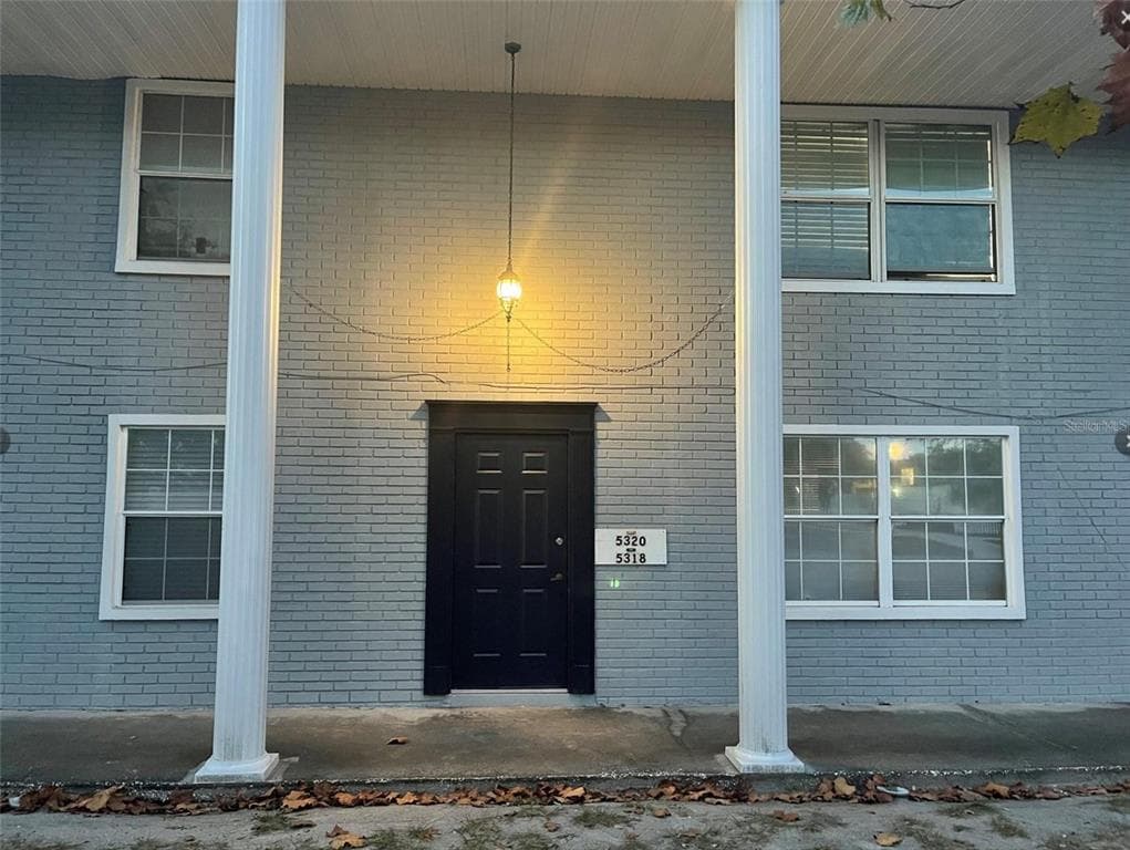 5318 WHITEWAY DRIVE UNIT 5318 TEMPLE TERRACE, FL 33617