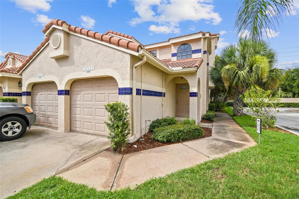 10425 LA MIRAGE COURT UNIT 202 TAMPA, FL 33615