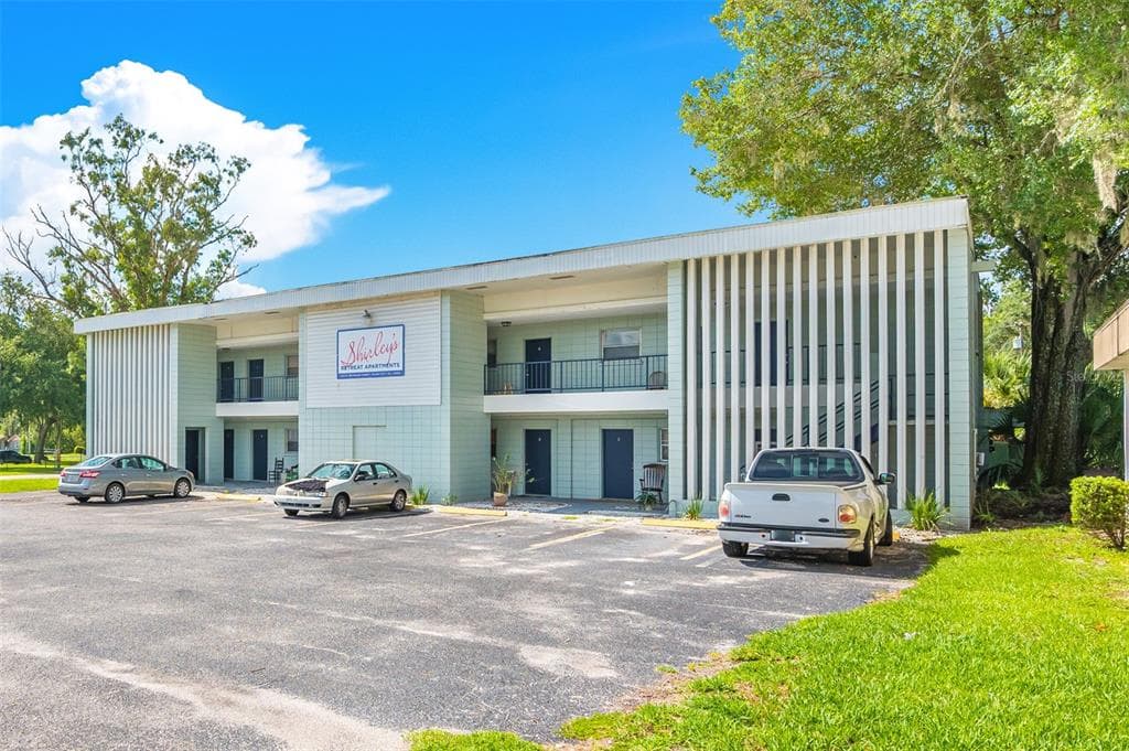 1703 W REYNOLDS STREET PLANT CITY, FL 33563