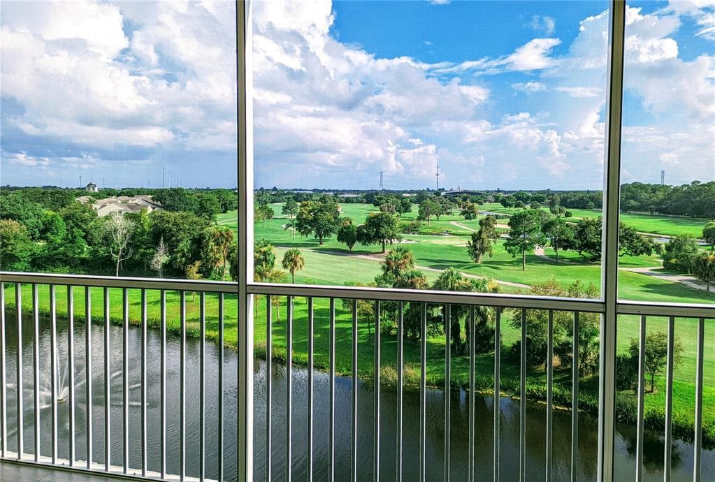 960 STARKEY ROAD UNIT 7504