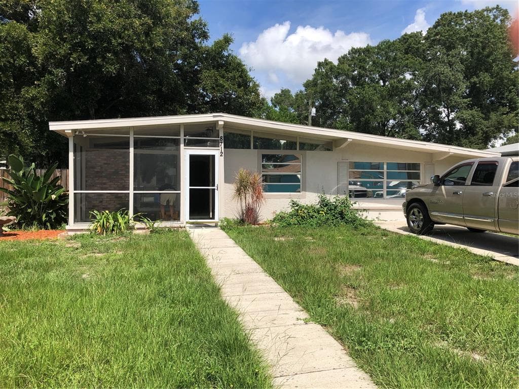 8712 RUTH PLACE TAMPA, FL 33604