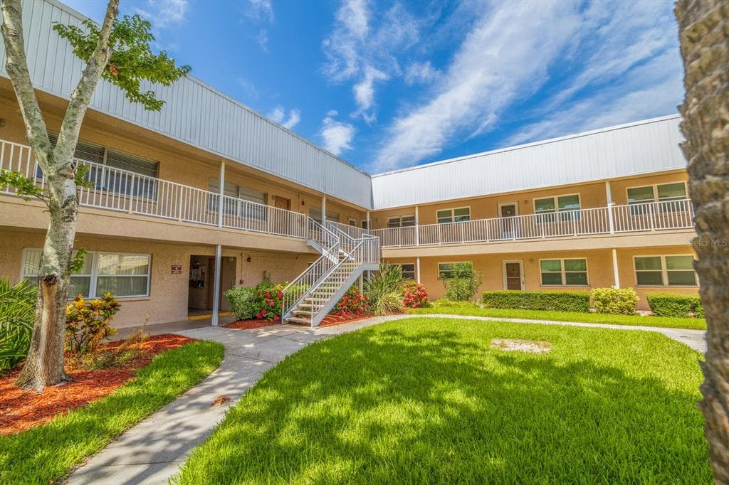 10039 62ND AVENUE N UNIT 22 ST PETERSBURG, FL 33708