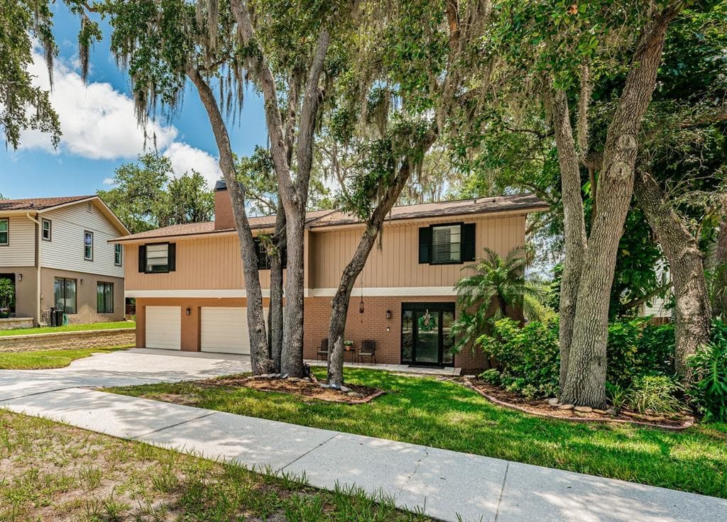 3330 BRIARWOOD CIRCLE SAFETY HARBOR, FL 34695