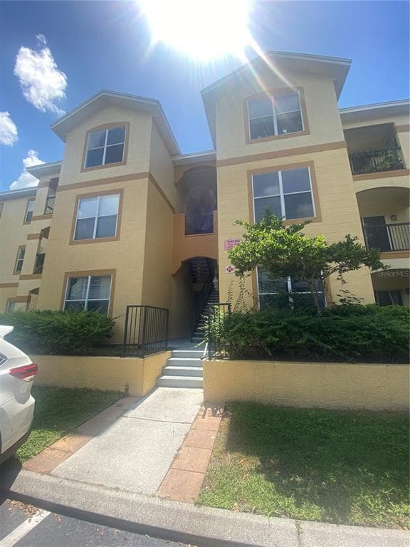 5610 PINNACLE HEIGHTS CIRCLE UNIT 205 TAMPA, FL 33624