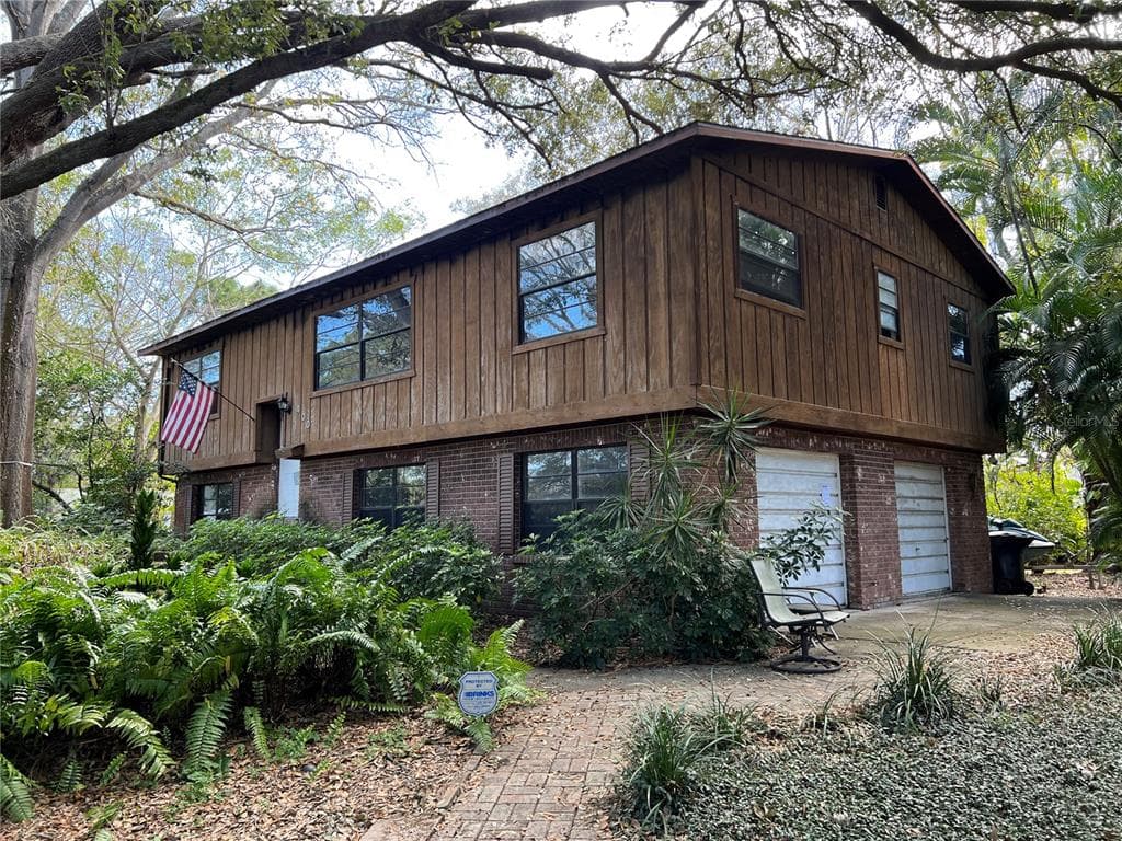 400 PATICA ROAD NE ST PETERSBURG, FL 33702