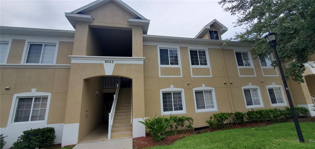 9523 NEWDALE WAY UNIT 202 RIVERVIEW, FL 33578
