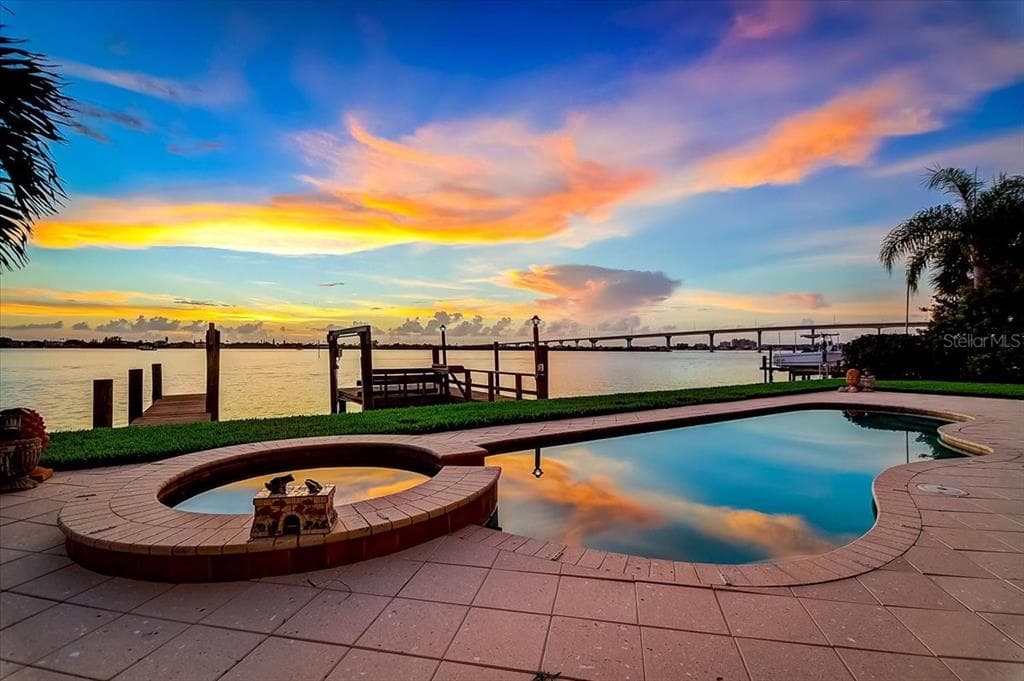 214 DRIFTWOOD LANE LARGO, FL 33770